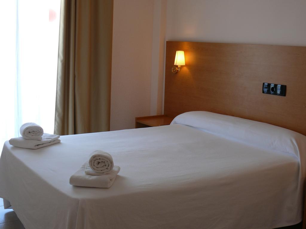 Bay Hotel โรเซส ห้อง รูปภาพ