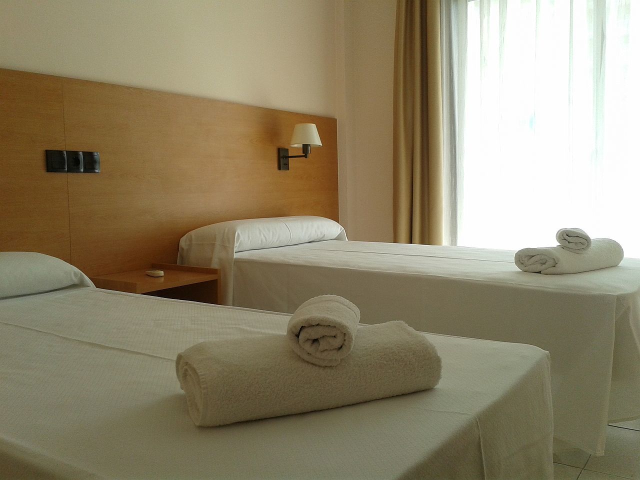 Bay Hotel โรเซส ภายนอก รูปภาพ